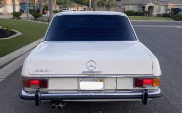 Mercedes-250-1972-white-4