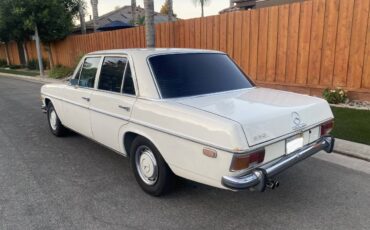 Mercedes-250-1972-white-40