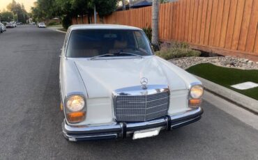 Mercedes-250-1972-white-41