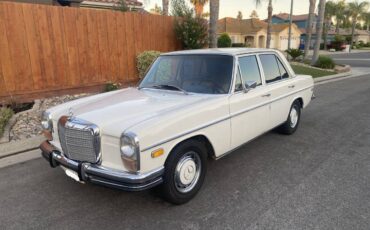 Mercedes-250-1972-white-42