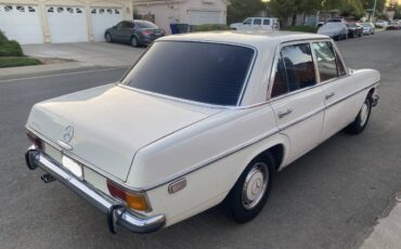 Mercedes-250-1972-white-43