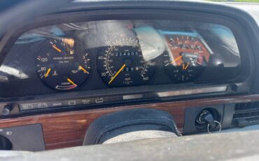 Mercedes-300-se-1991-black-2