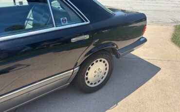 Mercedes-300-se-1991-black