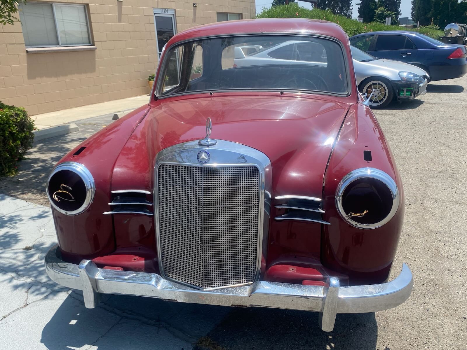 Mercedes-Benz-190-Series-1956-Sedan-2