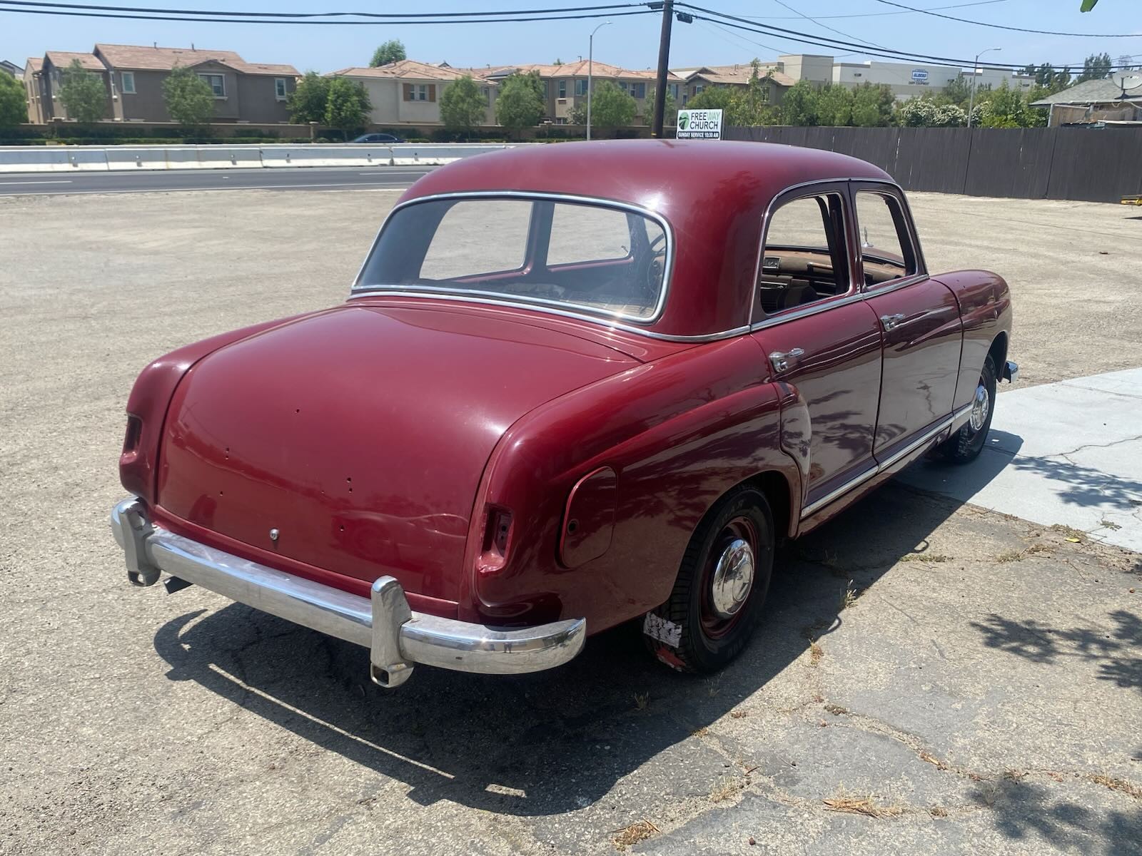 Mercedes-Benz-190-Series-1956-Sedan-4