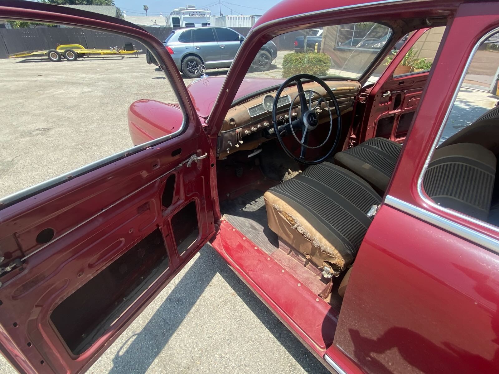 Mercedes-Benz-190-Series-1956-Sedan-8