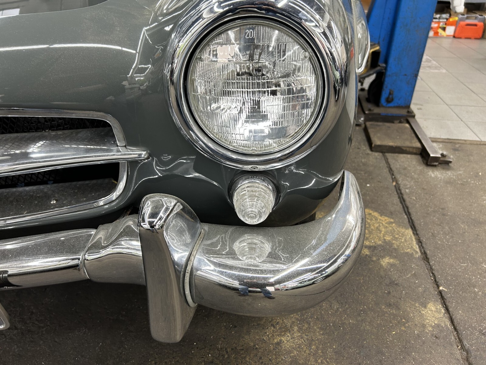 Mercedes-Benz-190-Series-1960-Roadster-18