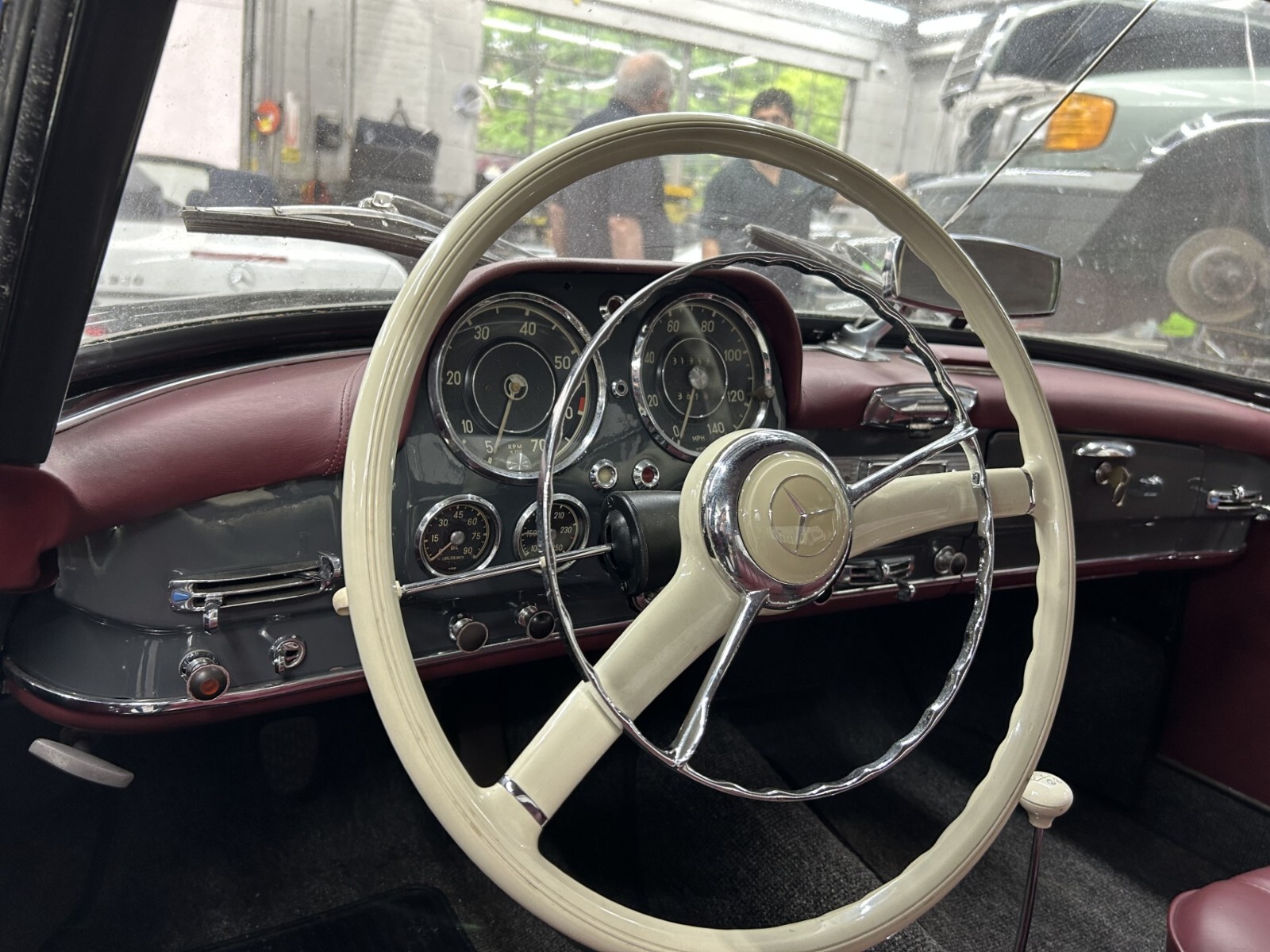Mercedes-Benz-190-Series-1960-Roadster-30