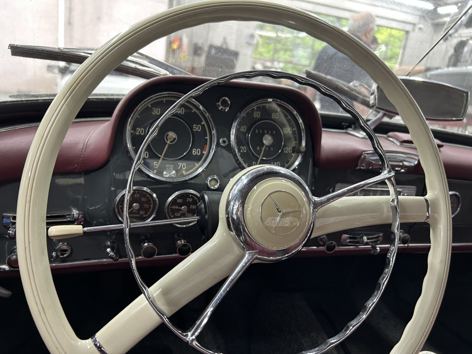 Mercedes-Benz-190-Series-1960-Roadster-31