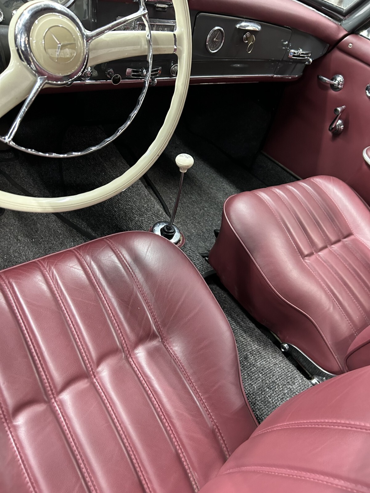 Mercedes-Benz-190-Series-1960-Roadster-34