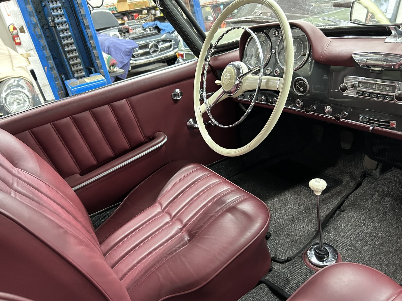 Mercedes-Benz-190-Series-1960-Roadster-37