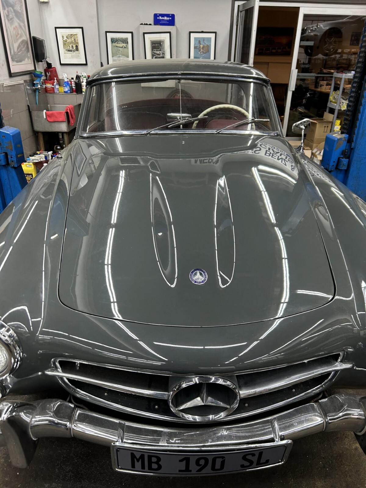 Mercedes-Benz-190-Series-1960-Roadster-4