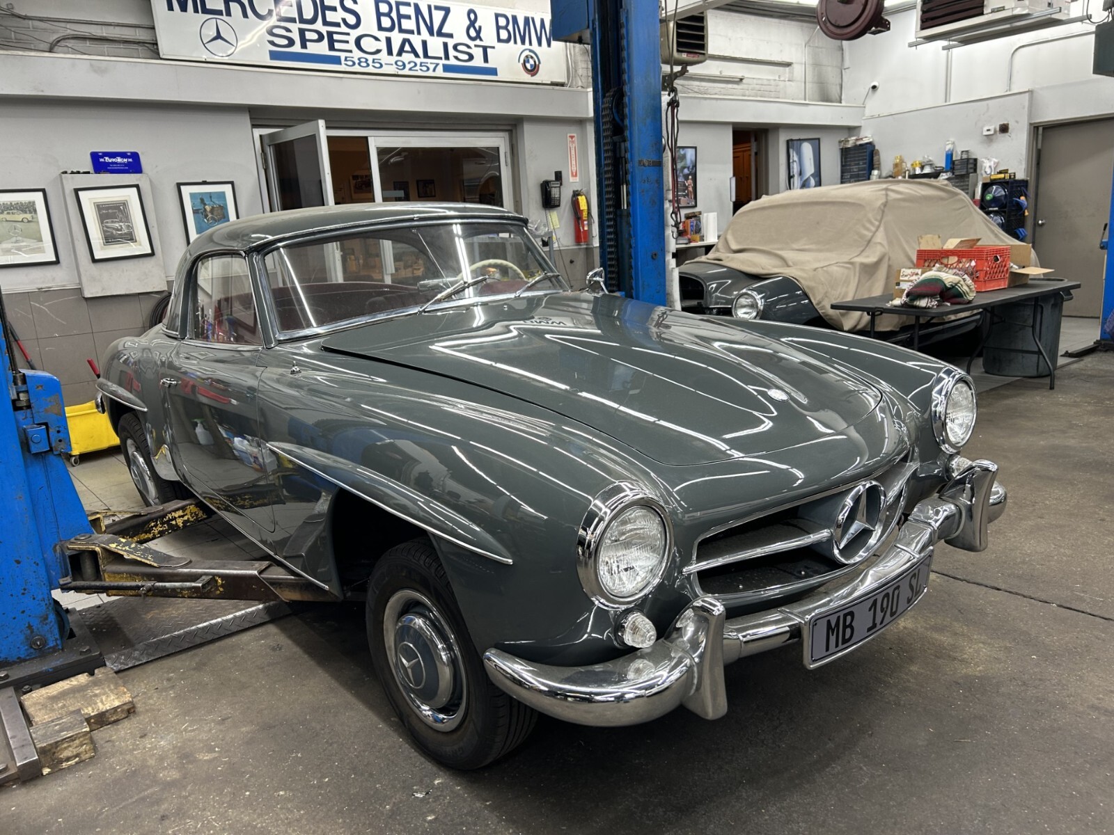 Mercedes-Benz-190-Series-1960-Roadster-5