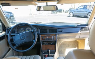 Mercedes-Benz-190-Series-1989-Sedan-7
