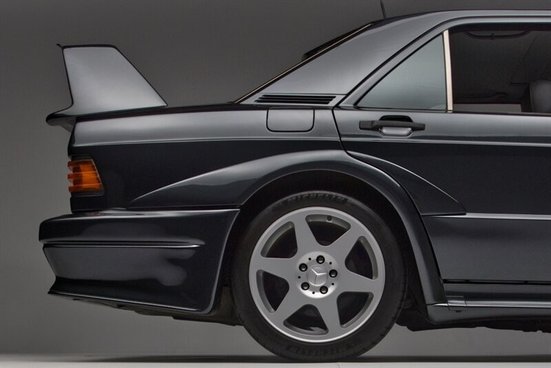 Mercedes-Benz-190-Series-1990-13