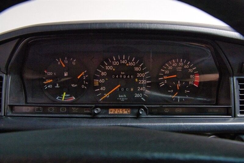 Mercedes-Benz-190-Series-1990-27