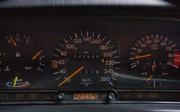 Mercedes-Benz-190-Series-1990-28