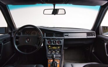 Mercedes-Benz-190-Series-1990-29