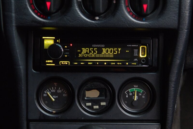 Mercedes-Benz-190-Series-1990-31