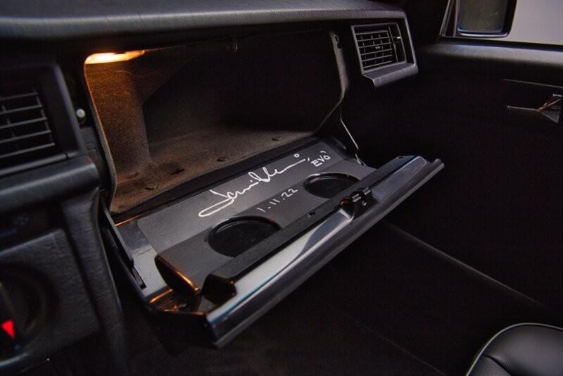 Mercedes-Benz-190-Series-1990-34