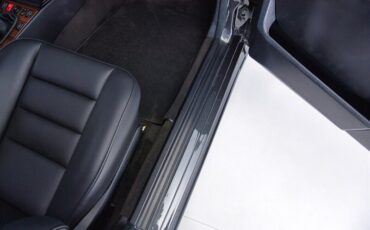 Mercedes-Benz-190-Series-1990-39