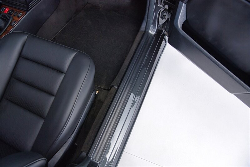 Mercedes-Benz-190-Series-1990-39