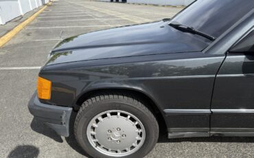 Mercedes-Benz-190D-1985-Sedan-1