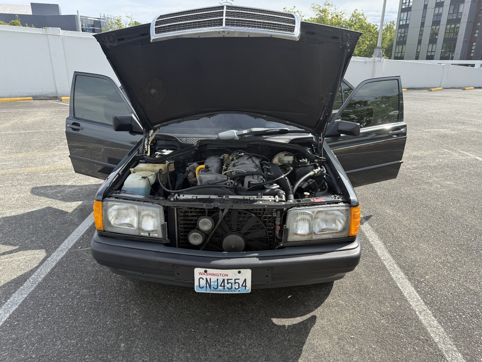 Mercedes-Benz-190D-1985-Sedan-11