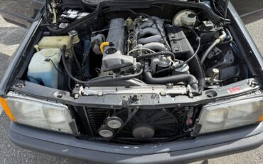 Mercedes-Benz-190D-1985-Sedan-12