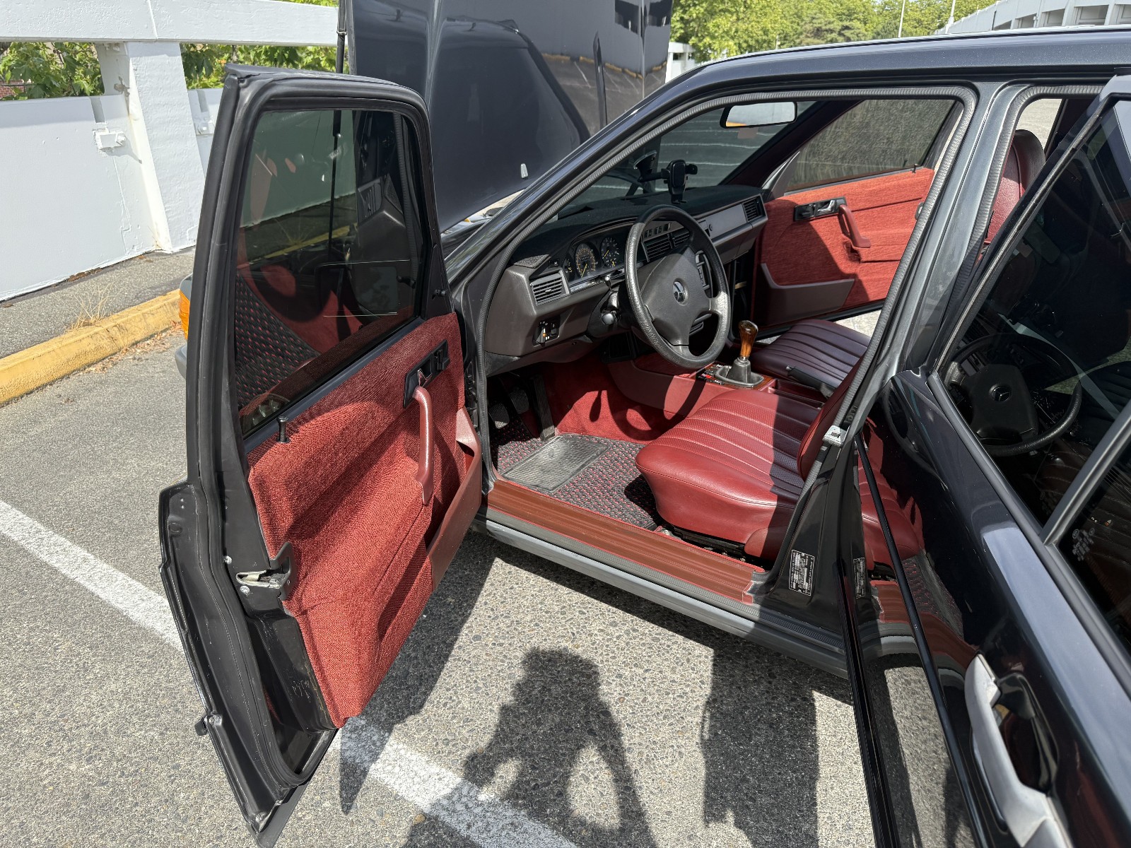Mercedes-Benz-190D-1985-Sedan-18