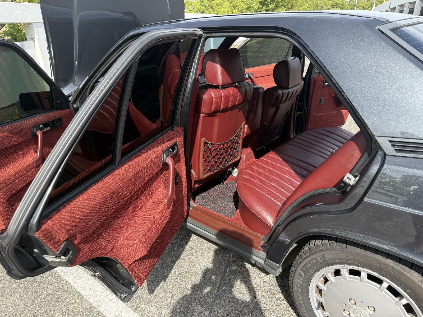 Mercedes-Benz-190D-1985-Sedan-19