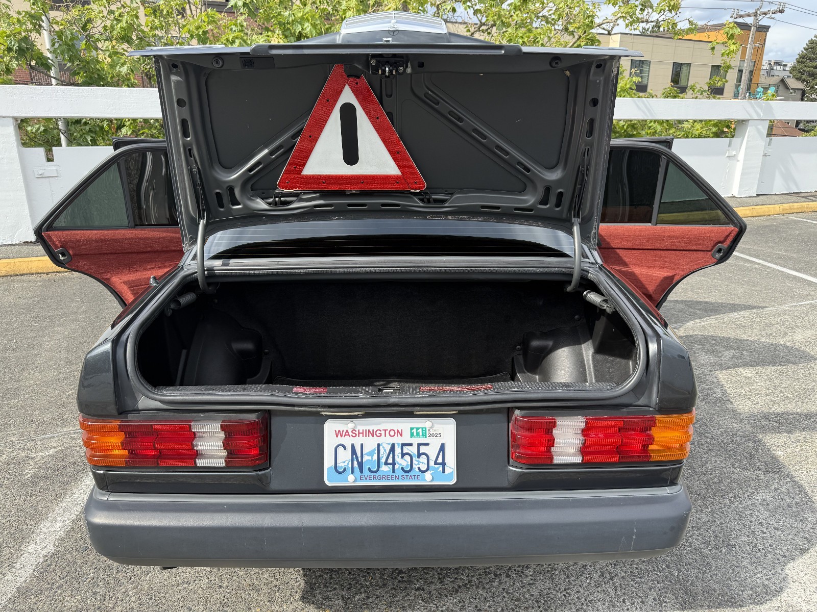 Mercedes-Benz-190D-1985-Sedan-20