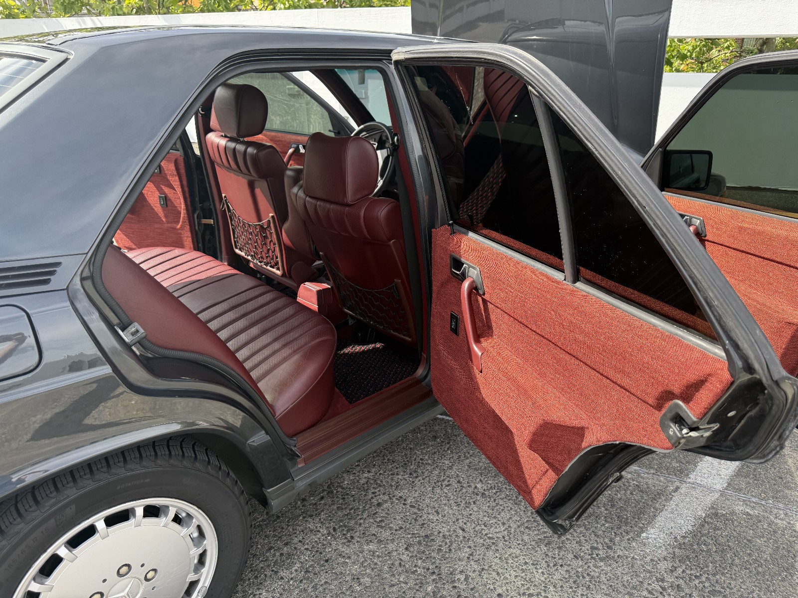 Mercedes-Benz-190D-1985-Sedan-24