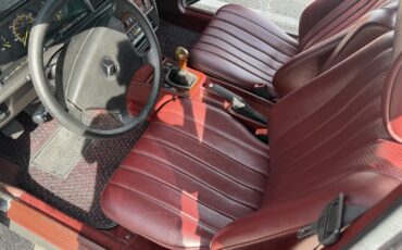 Mercedes-Benz-190D-1985-Sedan-26