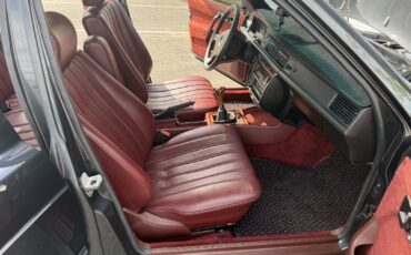 Mercedes-Benz-190D-1985-Sedan-29
