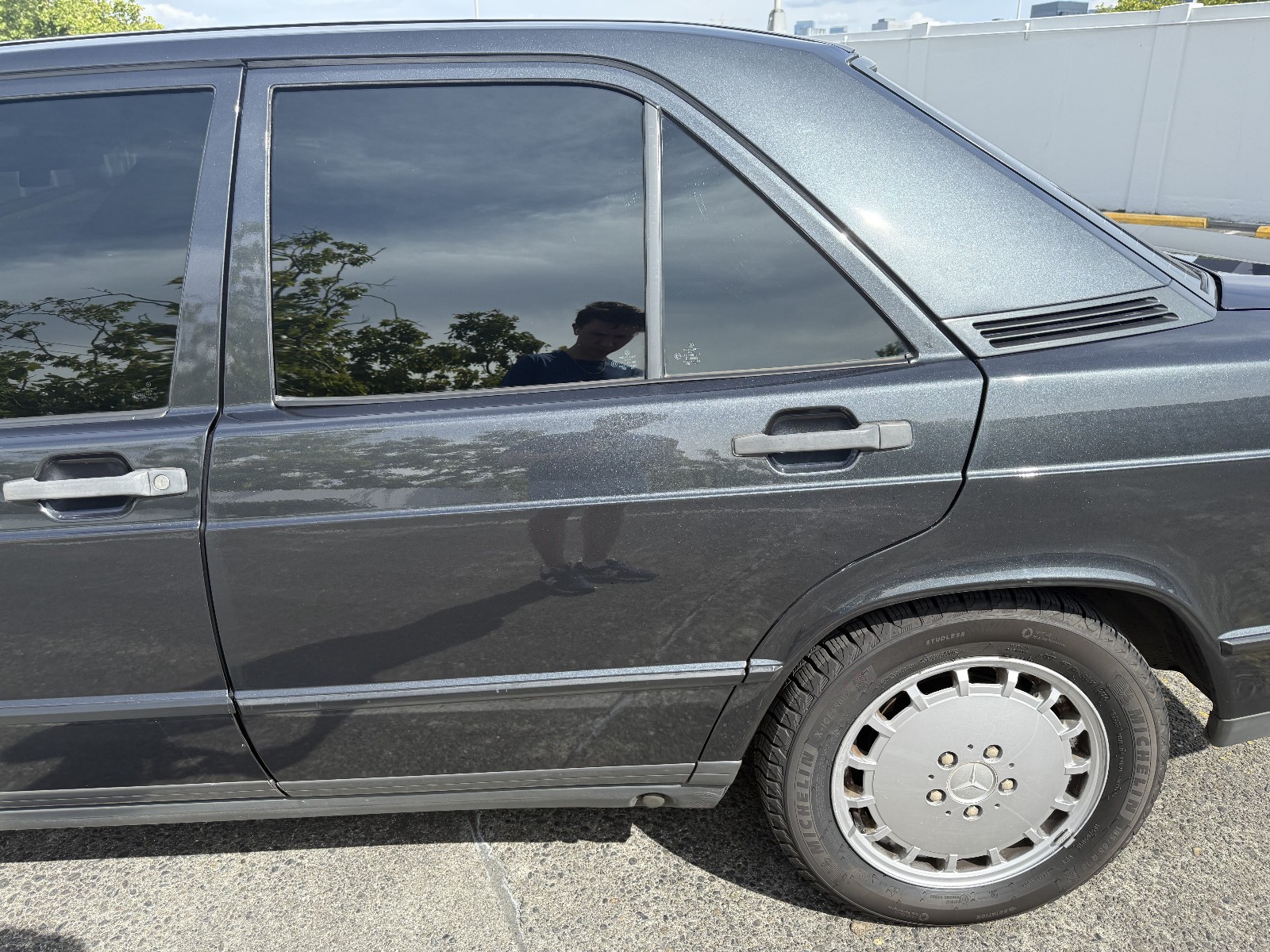 Mercedes-Benz-190D-1985-Sedan-3