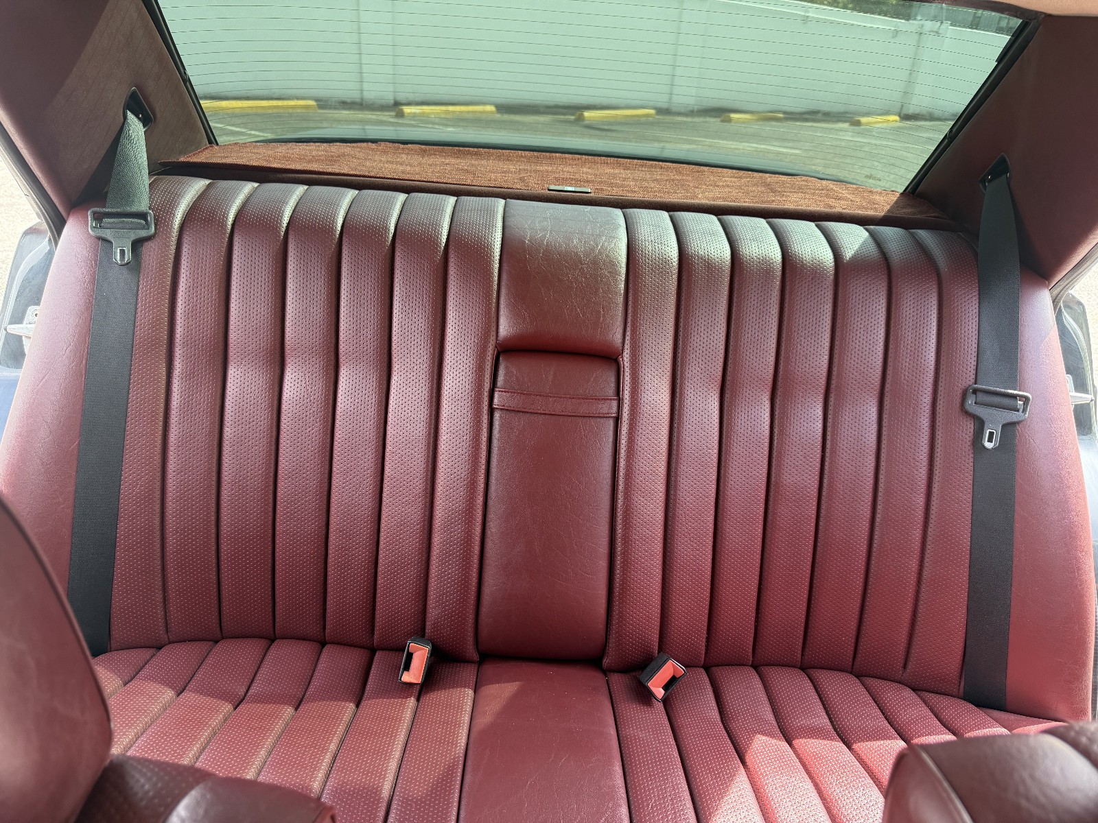Mercedes-Benz-190D-1985-Sedan-30