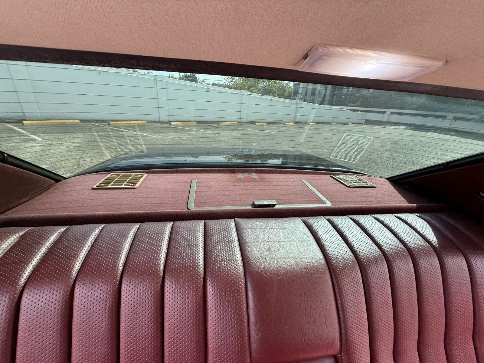 Mercedes-Benz-190D-1985-Sedan-31