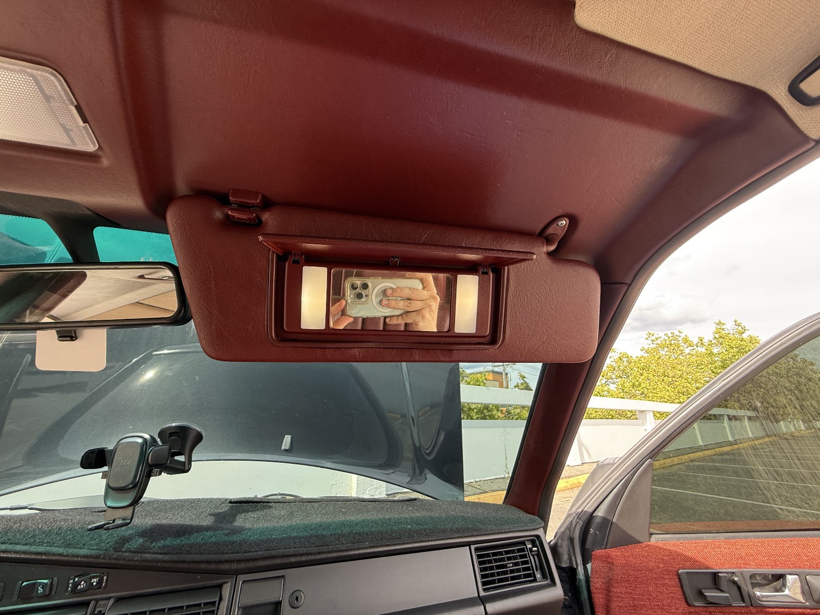 Mercedes-Benz-190D-1985-Sedan-36