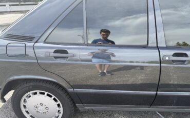 Mercedes-Benz-190D-1985-Sedan-7