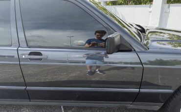 Mercedes-Benz-190D-1985-Sedan-8