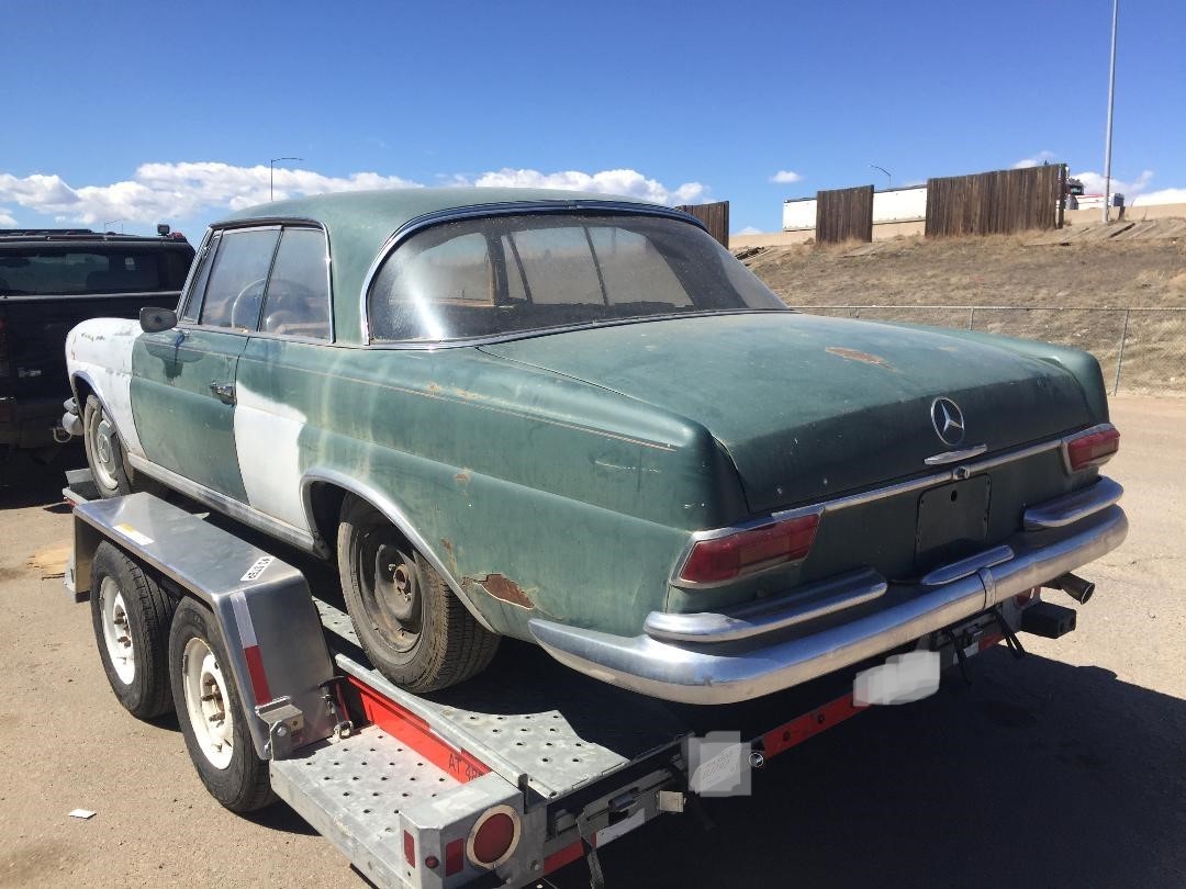 Mercedes-Benz-200-1966-Coupe-1