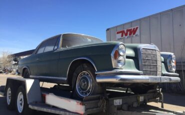 Mercedes-Benz-200-1966-Coupe