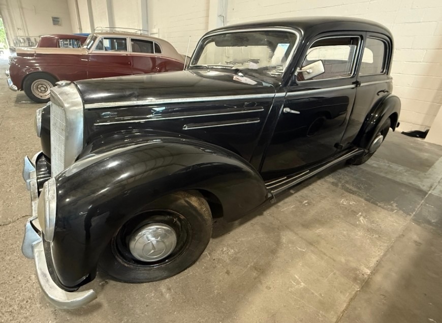 Mercedes-Benz-220S-1952-Sedan-1
