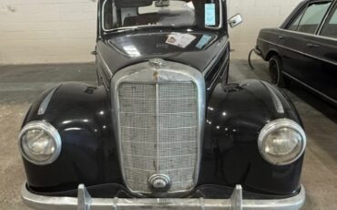Mercedes-Benz-220S-1952-Sedan