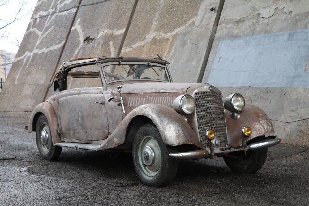 Mercedes-Benz-230N-1937-Cabriolet-2