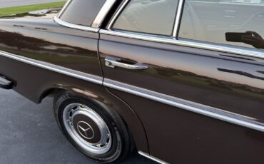 Mercedes-Benz-280-1974-11
