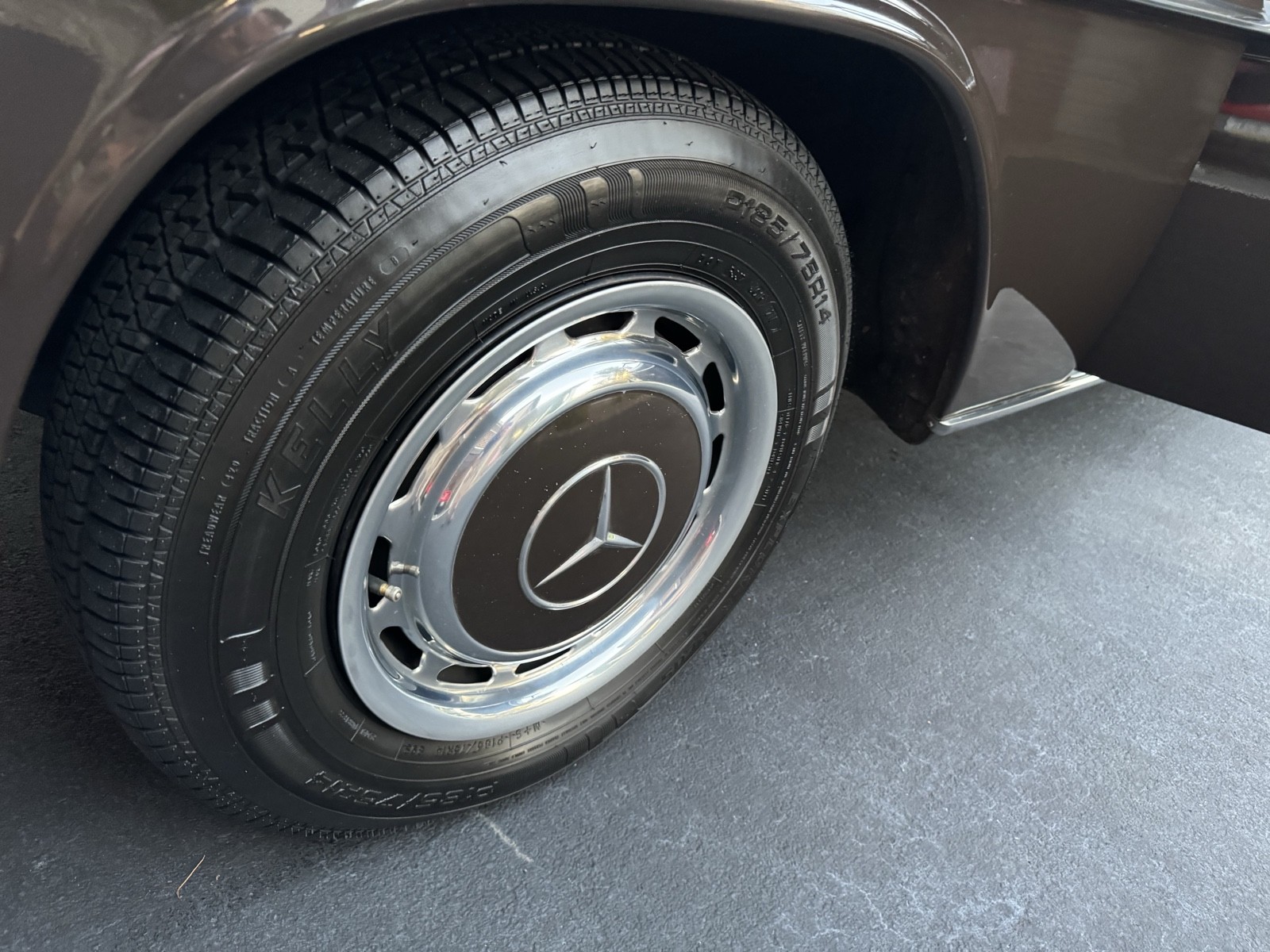 Mercedes-Benz-280-1974-19