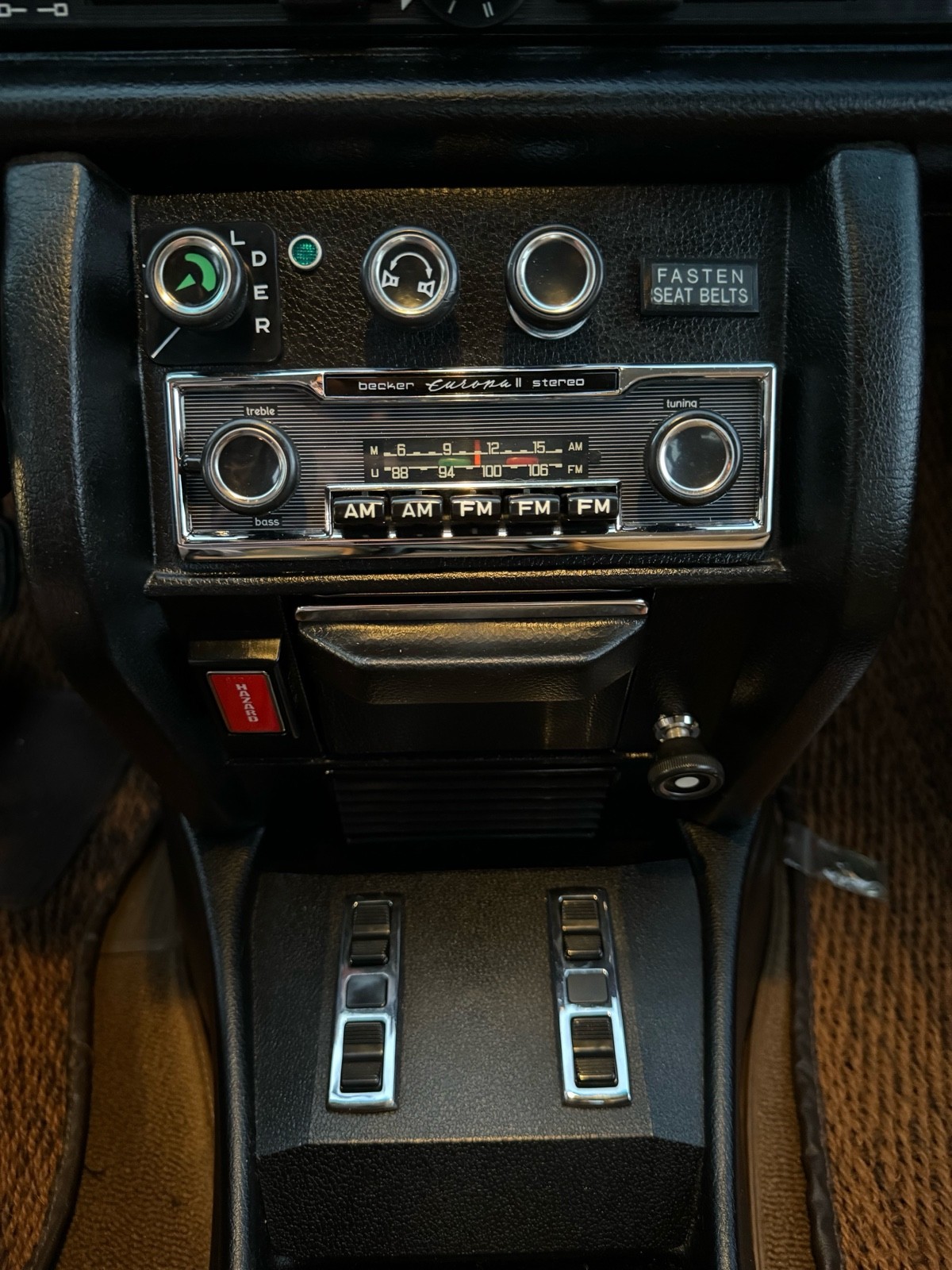 Mercedes-Benz-280-1974-22