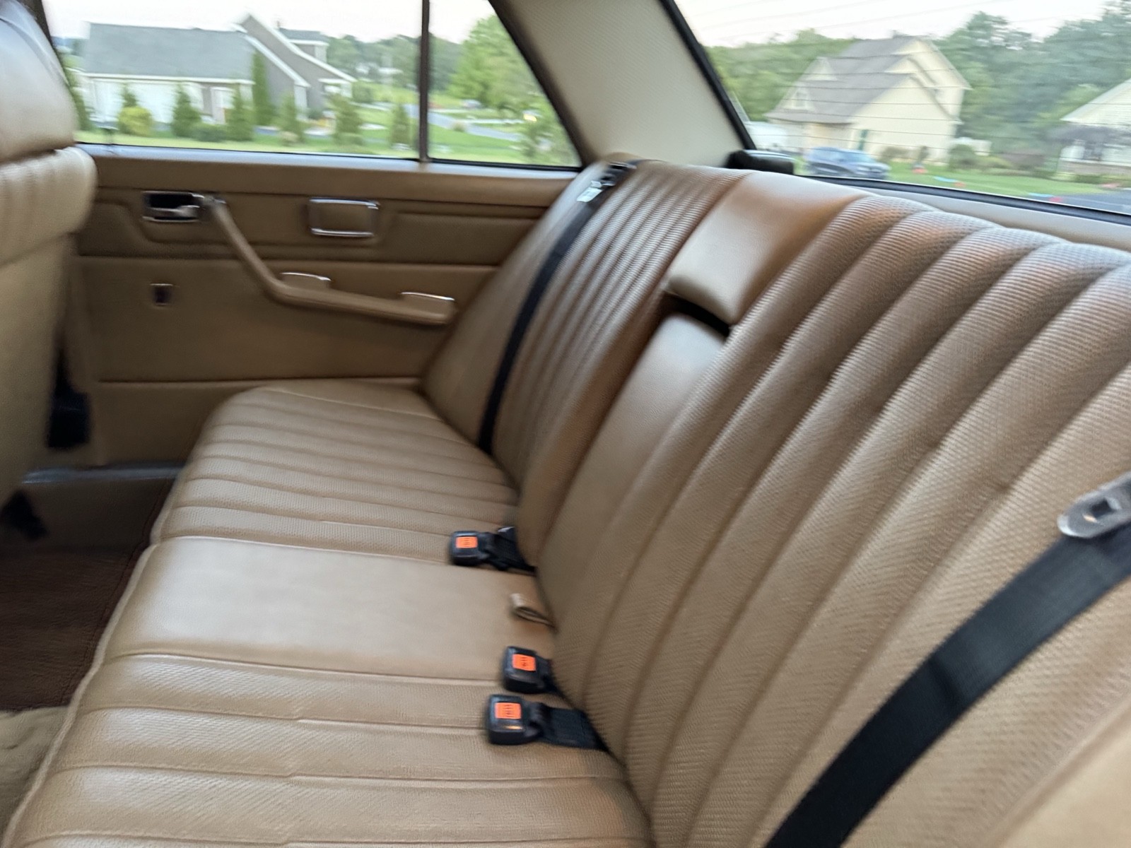Mercedes-Benz-280-1974-23